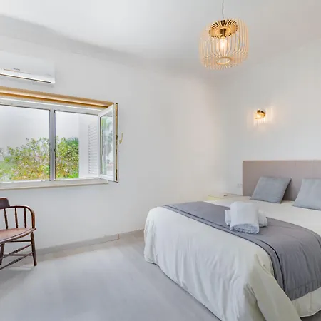 V4 Aguia Vermelha By Interhome