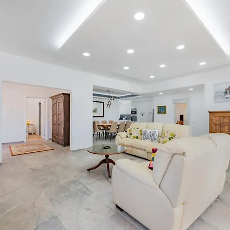 Villa V4 Aguia Vermelha By Interhome *