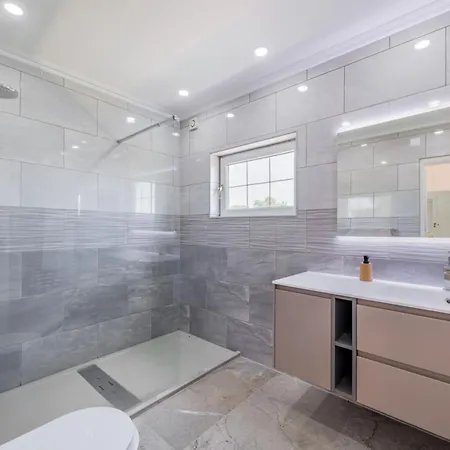 V4 Aguia Vermelha By Interhome فيلة *