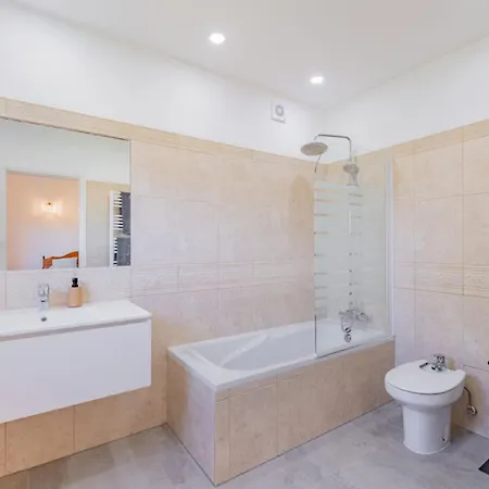 V4 Aguia Vermelha By Interhome