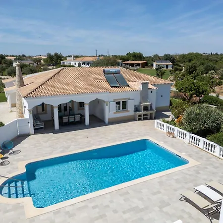 Villa V4 Aguia Vermelha By Interhome